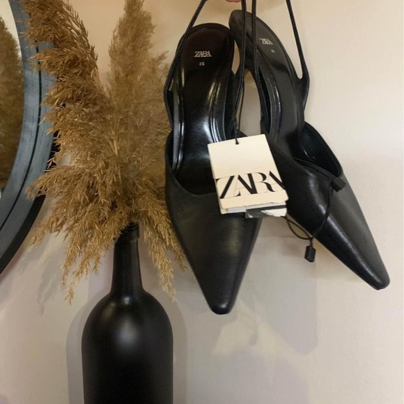 Zara Shoes - ZARA Heels size 6
